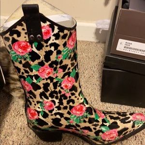 Nomad rose leopard rain boot